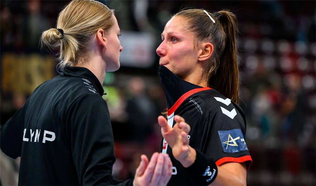 Xenia Smits, Johanna Bundsen (li.): ungewisse Zukunft für die Topspielerinnen der HB Ludwigsburg