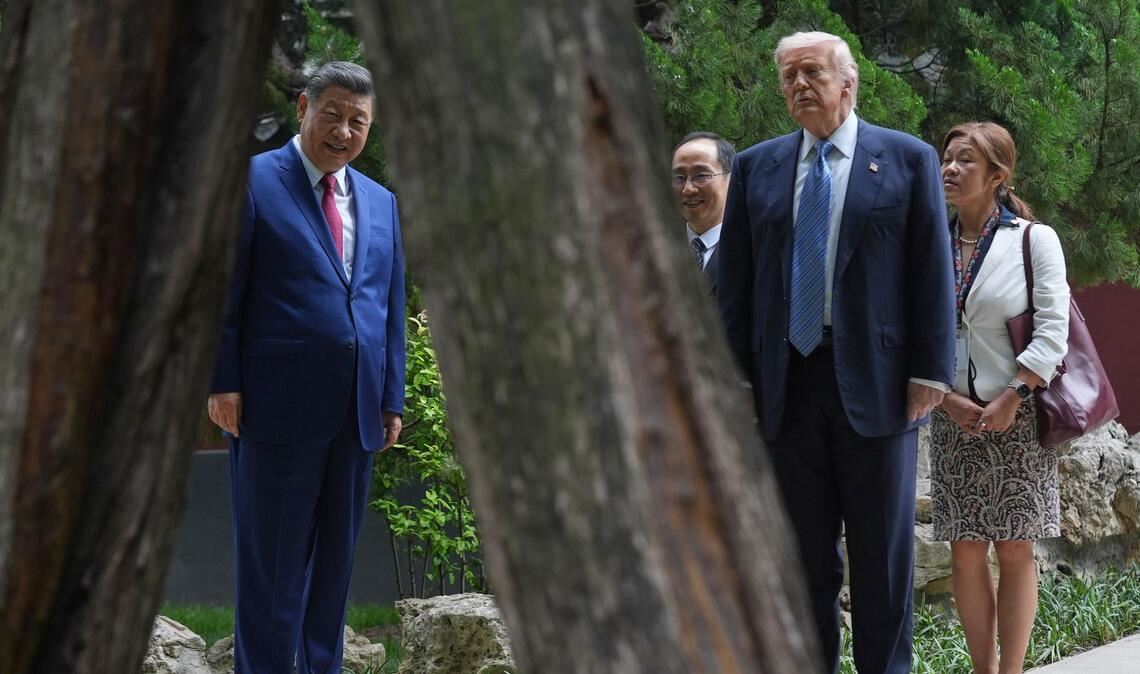 Xi zeigte Trump den Garten im Regierungsareal Zhongnanhai.