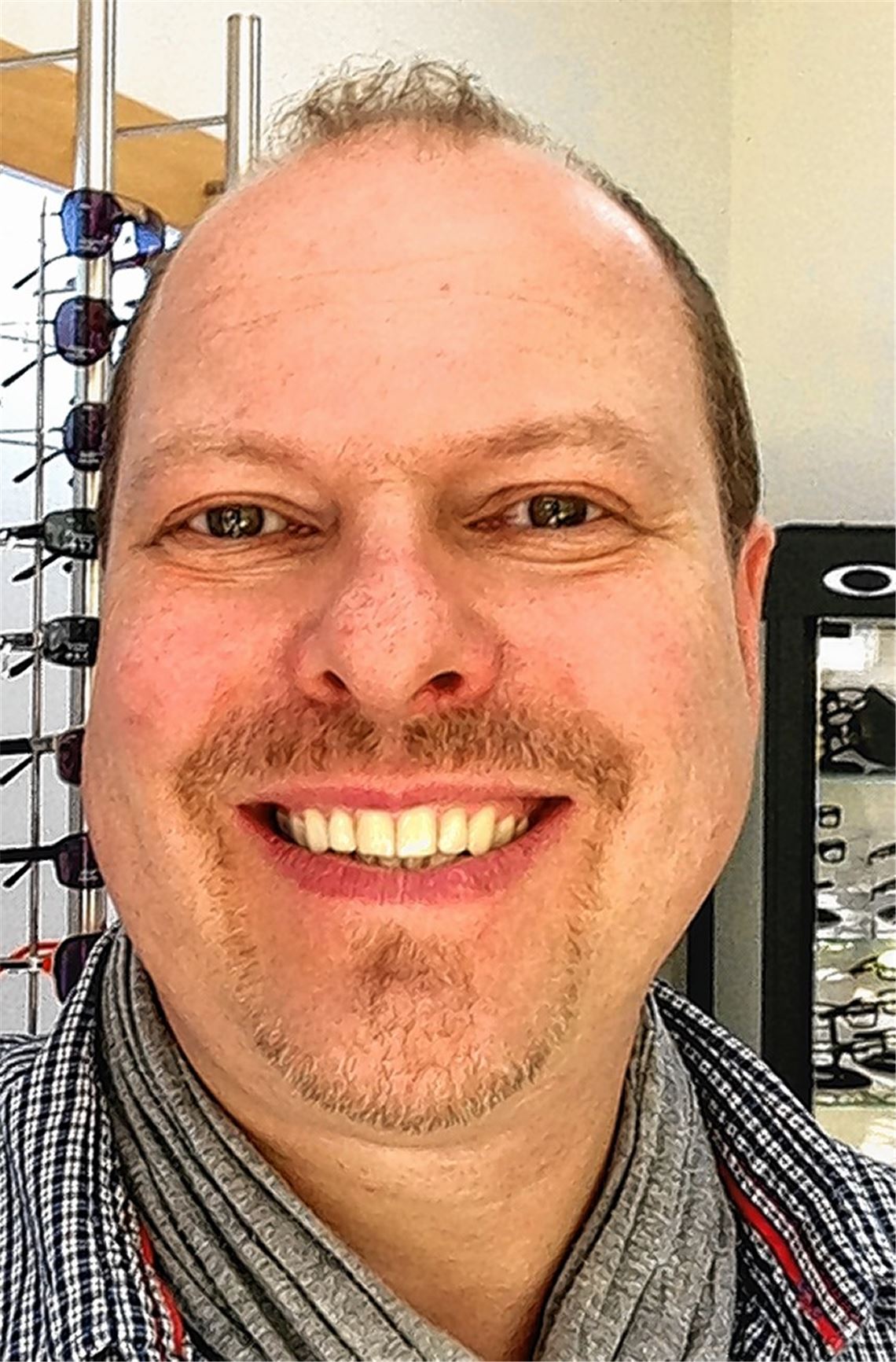 York Milchraum ist selbstständiger Augenoptikermeister mit einem Geschäft in Dürrmenz