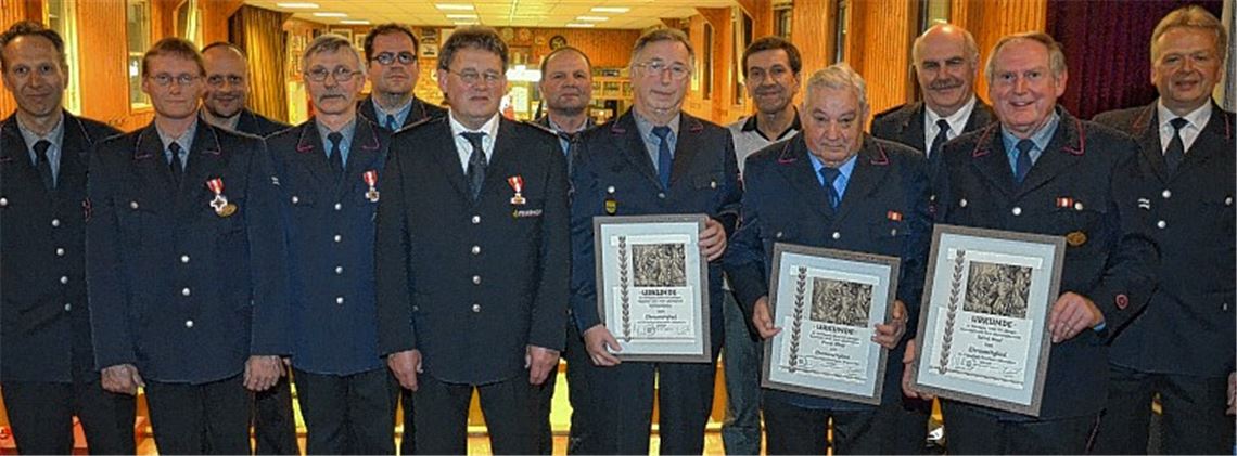 Zahlreiche Ehrungen bei der Hauptversammlung der Wiernsheimer Feuerwehr.