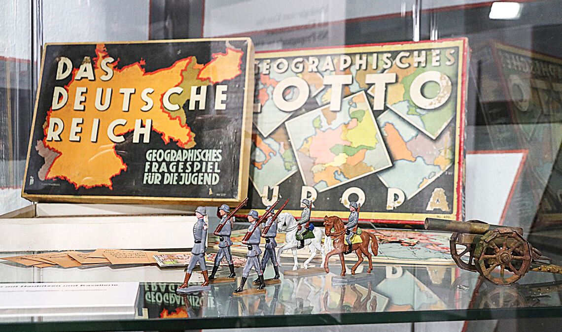 Zahlreiche Exponate vermitteln Einblicke in düstere Zeiten. Foto: Stadt Bretten/Onat