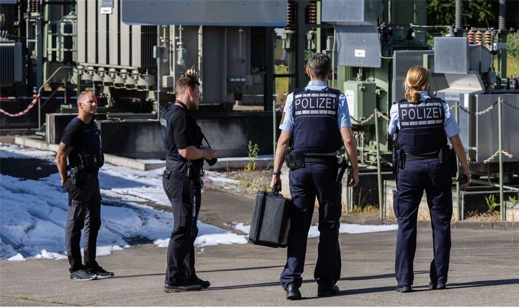 Zahlreiche Firmen sind nach dem Brand ohne Strom.