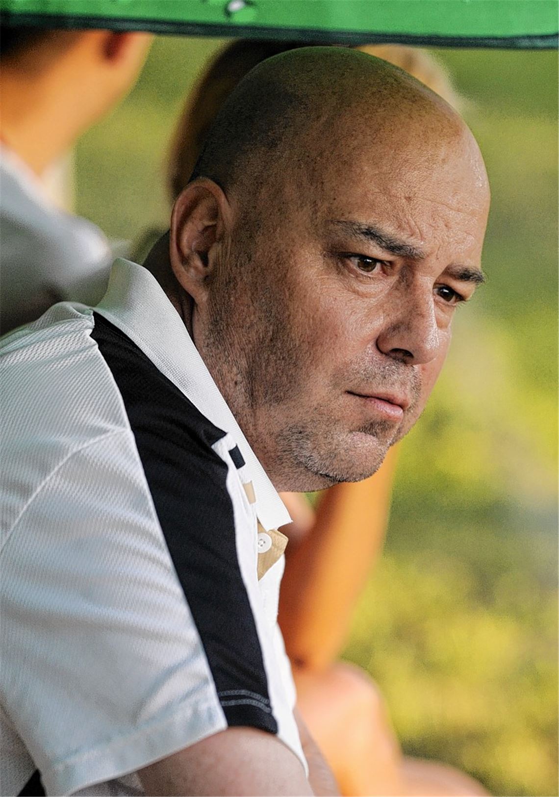 Zeitweise muss sich Trainer Jürgen Widmann am gestrigen Spieltag Sorgen um seine SpVgg Zaisersweiher (grüne Trikots) machen, doch am Ende einer nervenaufreibenden Partie feiert seine Elf einen 2:0-Erfolg über den FV Öschelbronn. Der Saisonstart könnte für die Kreisliga-Truppe mit zwei Siegen aus zwei Spielen nicht besser sein.