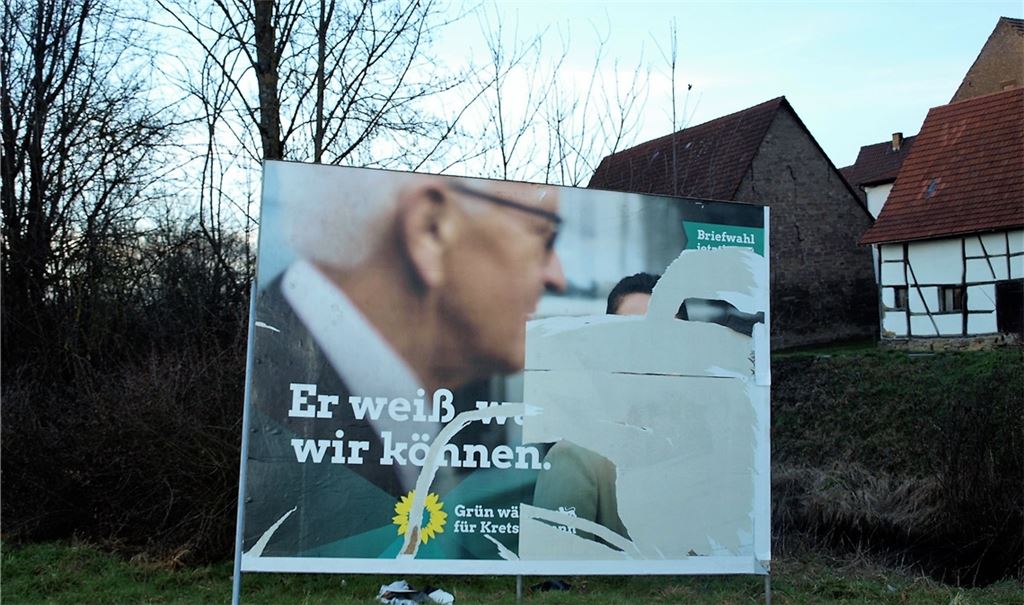 Zerstörte Wahlkampfplakate in Ötisheim. Grüne, CDU, SPD und FDP sind betroffen. Fotos: Filitz