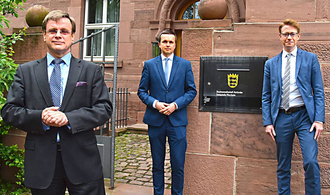 Ziehen Bilanz aus 2022 (v.li.): Leitender Oberstaatsanwalt Franz-Josef Heering, Staatsanwalt und Pressesprecher Henrik Blaßies und Oberstaatsanwalt Mirko Heim. Foto: Bott