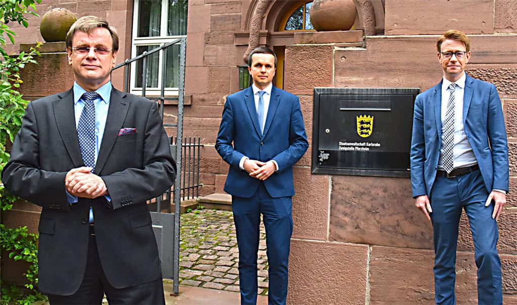 Ziehen Bilanz aus 2022 (v.li.): Leitender Oberstaatsanwalt Franz-Josef Heering, Staatsanwalt und Pressesprecher Henrik Blaßies und Oberstaatsanwalt Mirko Heim. Foto: Bott