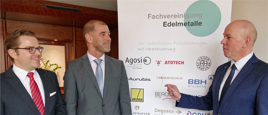 Ziehen Bilanz aus einem schwierigen Jahr für die Edelmetallindustrie (v. li.): York Alexander Tetzlaff, Franz-Josef Kron und Georg Steiner.privat