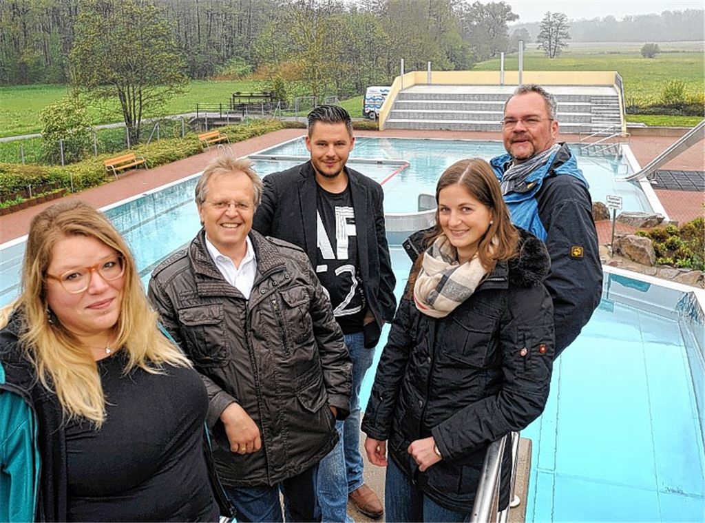 Pool-Party soll junge Leute locken