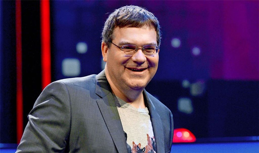 Zieht sich Elton langsam aus dem Fernsehgeschäft zurück?