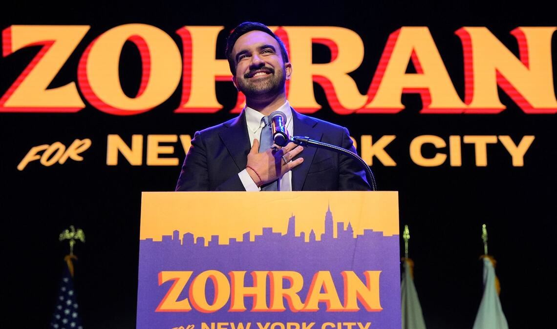 Zohran Mamdani spricht nach seinem Sieg bei der Bürgermeisterwahl während einer Wahlparty in New York.