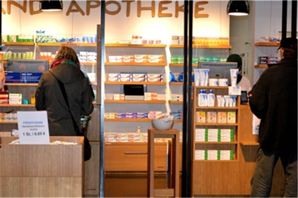 Zu Corona gesellt sich im Herbst noch die Erkältungswelle – dennoch scheuen seit Beginn der Pandemie viele den Gang in die Arztpraxis, was auch die Apotheken spüren.Stahlfeld