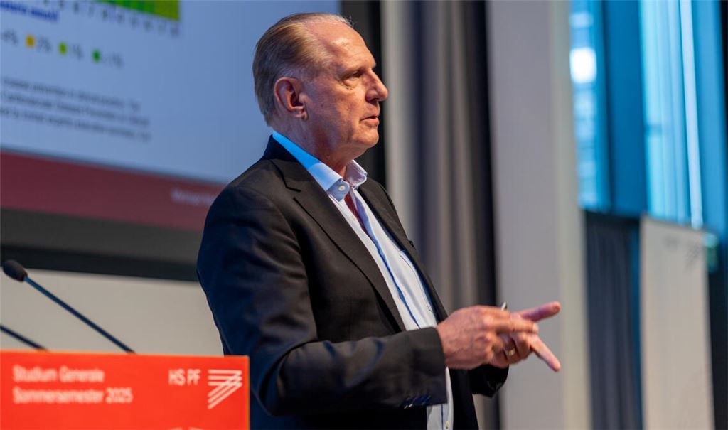 Zu Gast im „Studium Generale“: der Longevitiy-Experte Bernd Kleine-Gunk. Foto: Weber