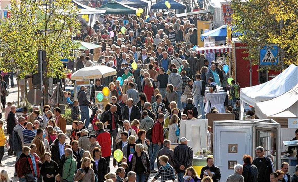 Zu Staus der etwas anderen Art kommt es bei den Illinger Open bereits kurz nach der Eröffnung auf der Bahnhofstraße. Besucher freuen sich über viele Mitmach-Aktionen.