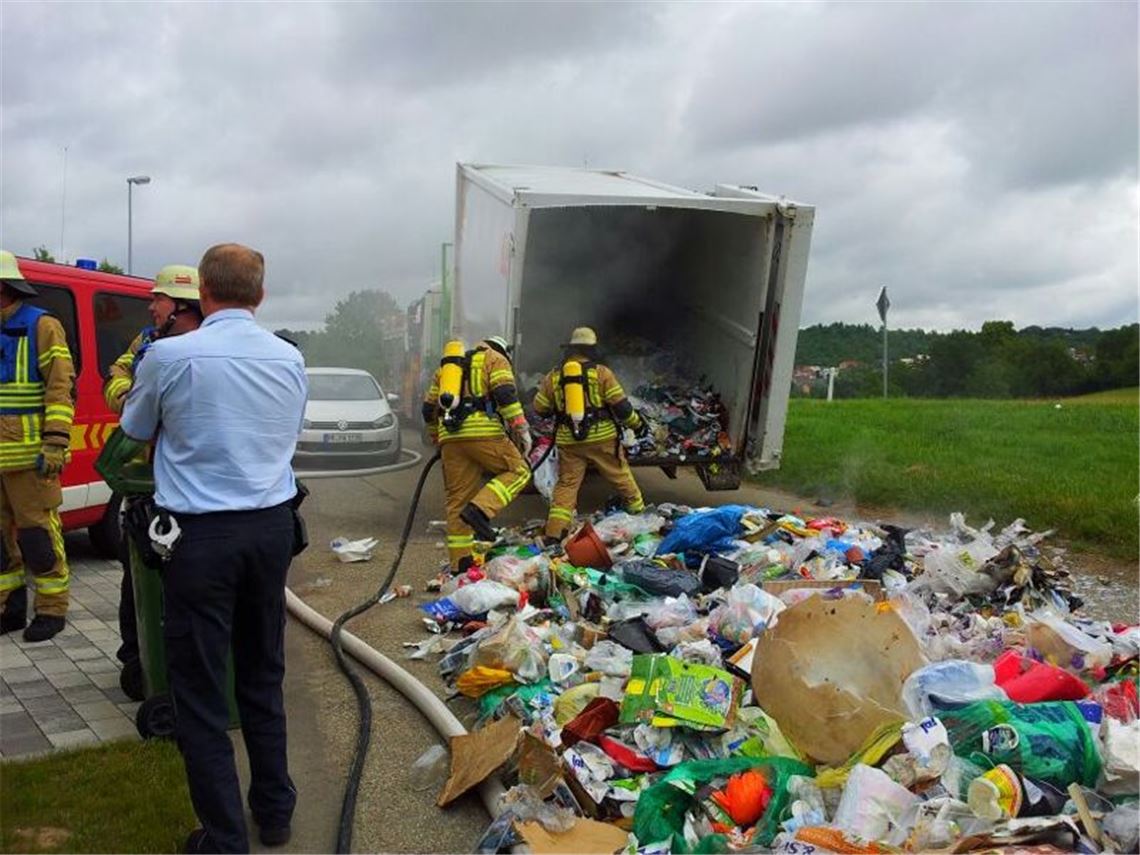 Zu einem Schwelbrand kam es heute Vormittag am Wullesee in Dürrmenz. (Foto: Recken)