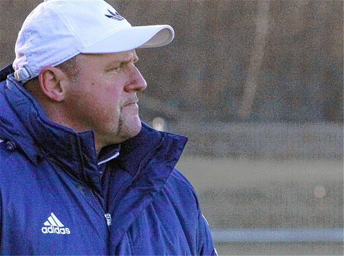 Zu viele Gegentore: Sascha John will sich in der Rückrundenvorbereitung verstärkt der Abwehrarbeit widmen. Foto: Eigner