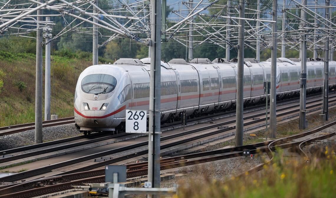 Züge zwischen europäischen Metropolen sollen künftig deutlich schneller fahren können. (Archivbild)