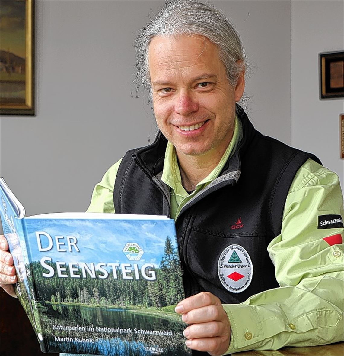 In Wanderschuhen Baiersbronn umrunden