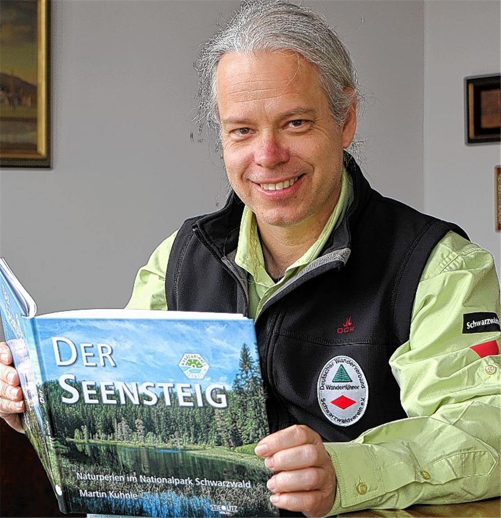 In Wanderschuhen Baiersbronn umrunden