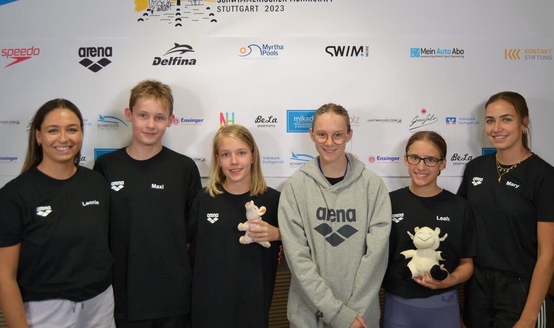 Franziska Wied holt Bronze bei deutscher Meisterschaft Zufriedene Wasserfreunde: Trainerin Leonie Jaeckle, Maximilian Fochtner, Freya Schwarz, Franziska Wied, Leah März und Trainerin Marylin Jaeckle. Foto: privat