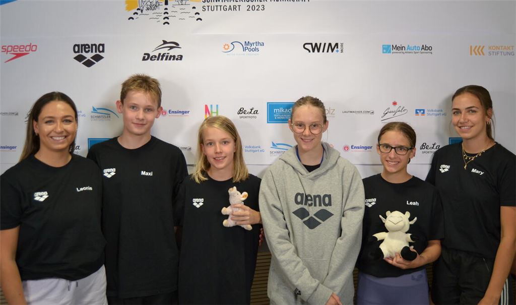 Zufriedene Wasserfreunde: Trainerin Leonie Jaeckle, Maximilian Fochtner, Freya Schwarz, Franziska Wied, Leah März und Trainerin Marylin Jaeckle. Foto: privat