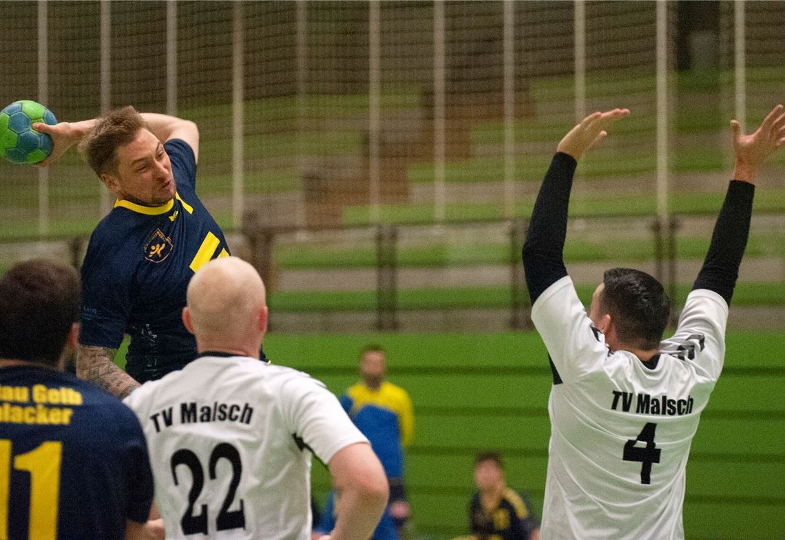 Zuletzt spielten die Blau-Gelben vor leeren Rängen, doch das ändert sich jetzt. Archivfoto: vh