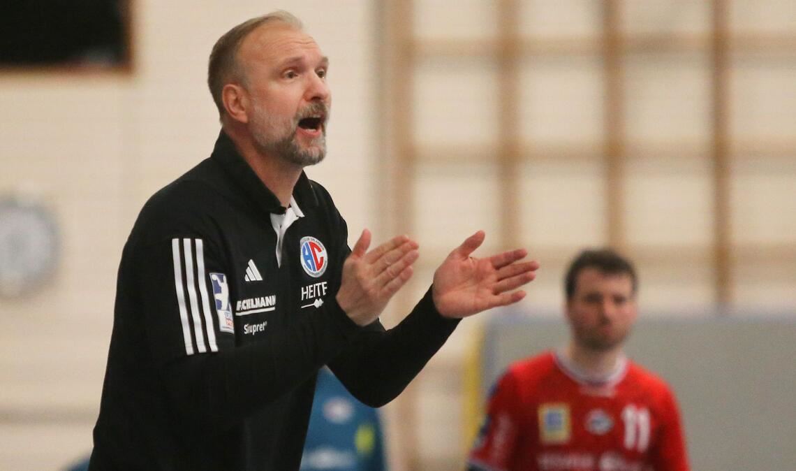 Zuletzt  trainierte Hartmut Mayerhoffer bis April 2024 den HC Erlangen  – seitdem war er ohne Engagement.