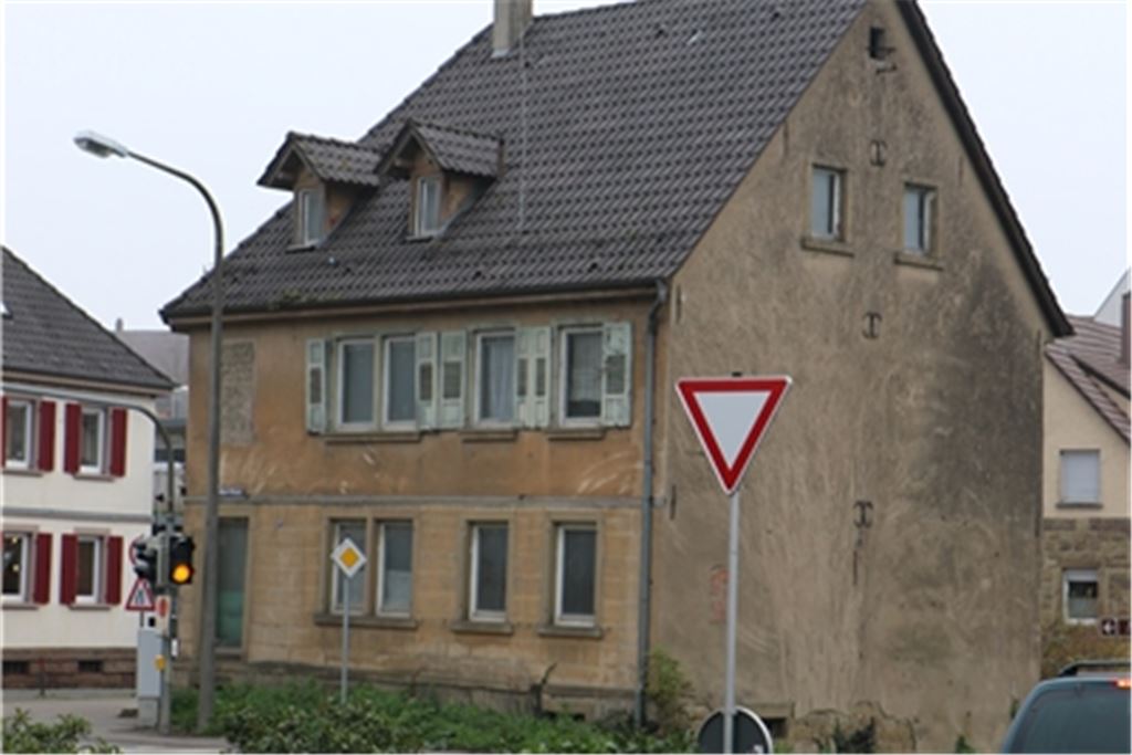 Zum Abriss freigegeben: das Haus Nummer 17 an der Brettener Straße.Willimek