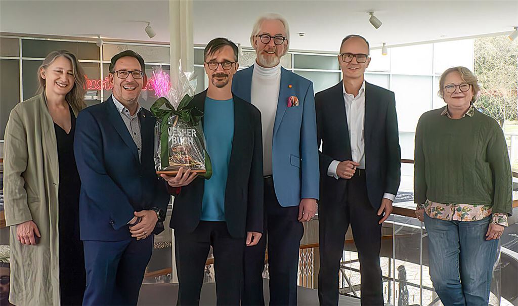 Zum Abschied gibt es viele lobende Worte für Dr. Christian Saalfrank (3.v.li.), dessen Weggang von Christine Lüdeke, Tobias Volle, Georg Leicht, Philipp Reisert und Cornelie Holzach (v.li.) bedauert wird. Foto: Friedrich