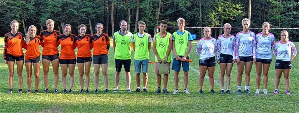 Zum Eröffnungsspiel auf dem neuen Faustballfeld in Hohenklingen treten die beiden Damen-Bundesligisten TSV Calw (li.) und der frischgebackene Europa-Pokalsieger TSV Dennach an.