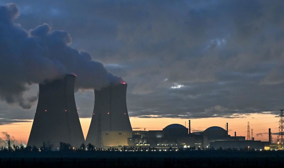 Zumindest ein Meiler im belgischen Kernkraftwerk Doel soll bis 2035 weiter betrieben werden.
