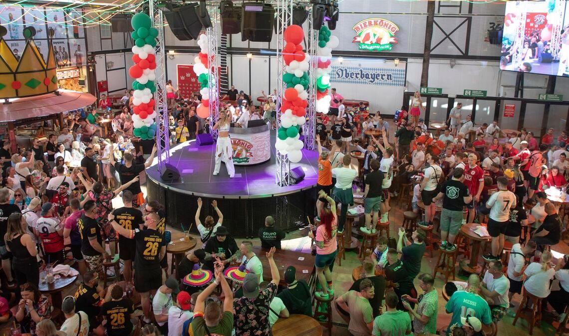 Zur Saisoneröffnung war der Bierkönig am Ballermann schon wieder gut besucht.