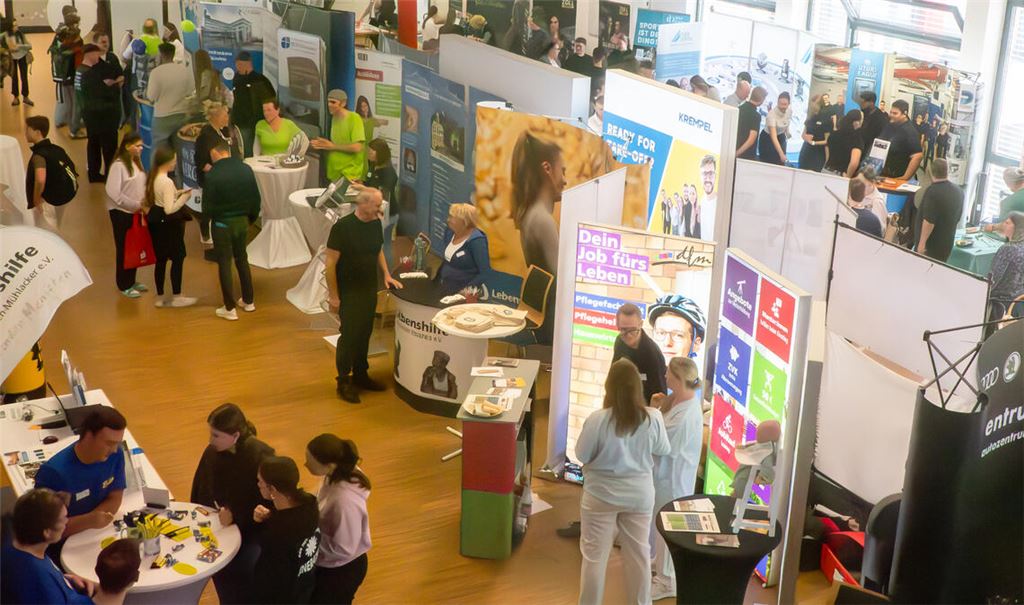 Zur Tradition geworden: die Jobmesse an der Blumhardt-Schule. Fotos: Friedrich