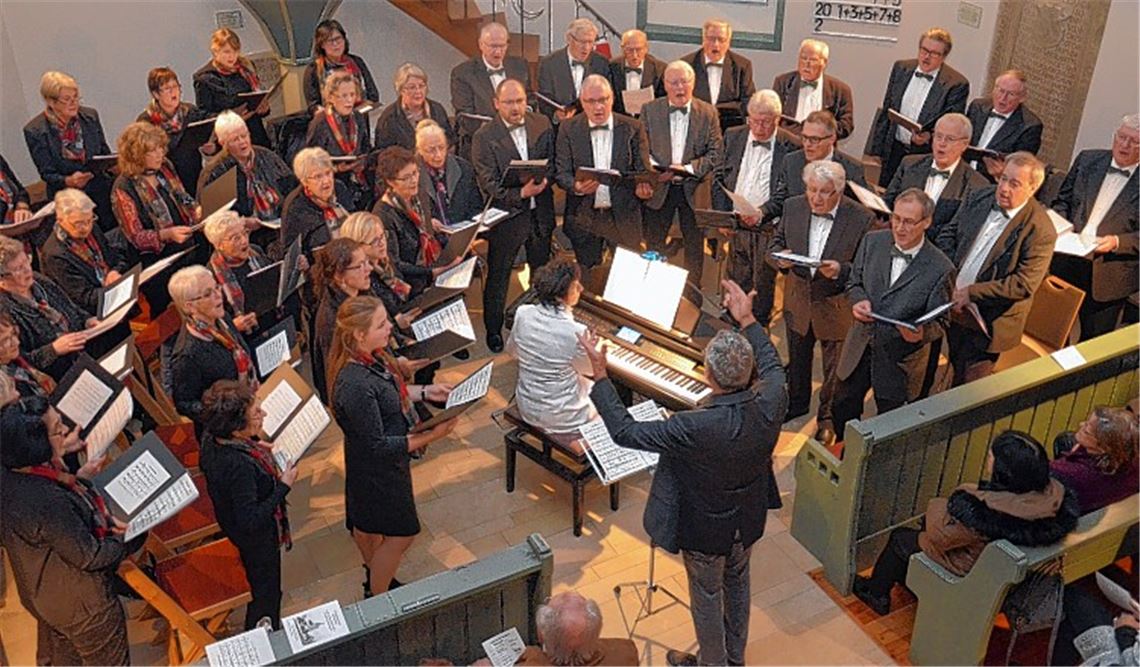 Sänger gestalten vorfestliche Feierstunde