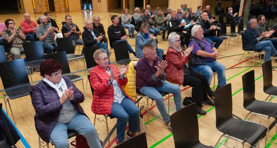Zur jährlichen Bürgerversammlung sind die Einwohner aus Sternenfels und Diefenbach in die Gießbachhalle eingeladen.Fotos: Fotomoment