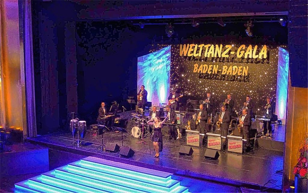 Zurück in Baden-Baden: Das Erich-Erber-Showorchester spielt erneut im Kurhaus und hat dabei sichtlich Spaß.