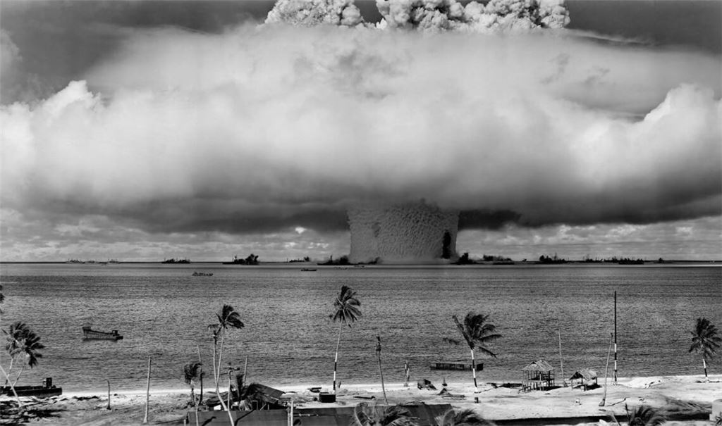 Zurück zu den Anfängen? - Atomwaffentest der USA im Bikini-Atoll 1946.