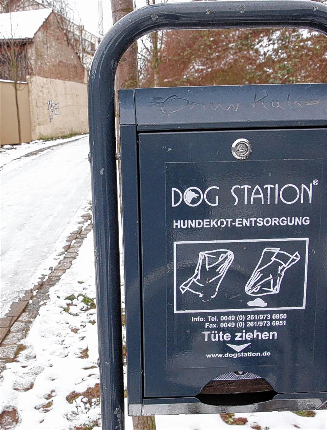 Zusätzlich zu den bereits bestehenden zehn Stationen stellt die Stadt Mühlacker weitere vier Automaten mit Tüten für Hundekot auf.