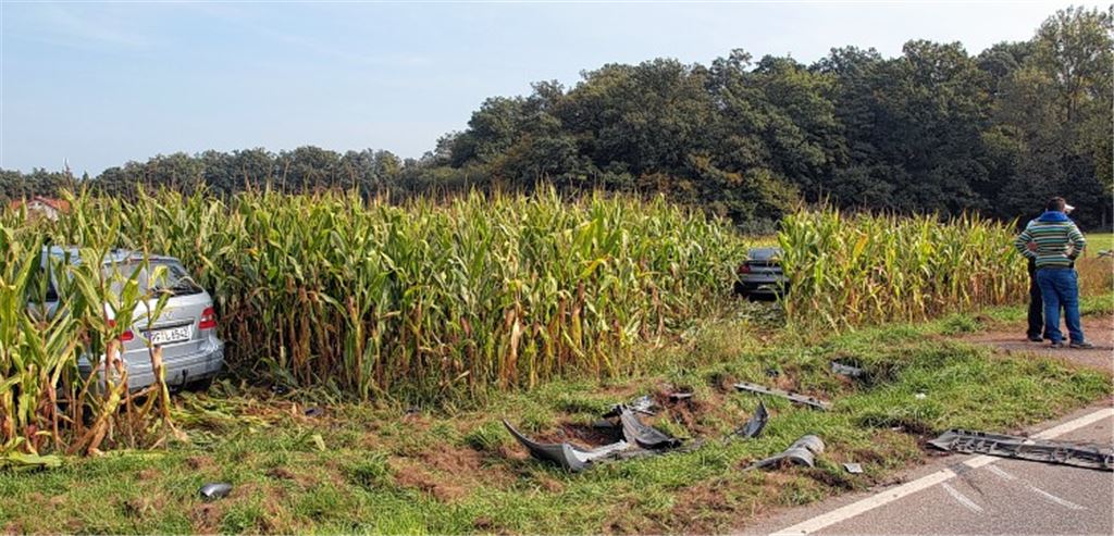 Zusammenstoß in Zaisersweiher: Links der Mercedes, rechts der Opel.