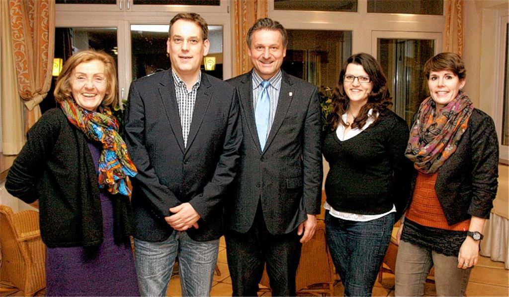 Zuversicht vor der Kommunal- und Europawahl: der Kreisvorstand der FDP mit (v. li.) Marianne Knaupp, Erik Schweickert, Dr. Hans-Ulrich Rülke (Vorsitzender) und Caroline Mai. Neu gewählt wurde Verena Zenker in das Amt der Schatzmeisterin.