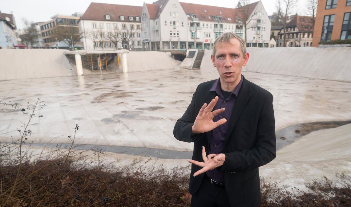 Zwar nicht betreten, aber dennoch künstlerisch bespielt werden wird das Mühlehof-Loch. Foto: Fotomoment