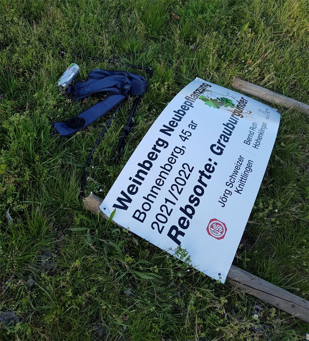 Zwei Fälle von Vandalismus, auf die ein Knittlinger am Bohnenberg und auf dem „Reichshälder Köpfchen“ gestoßen ist. Fotos: privat