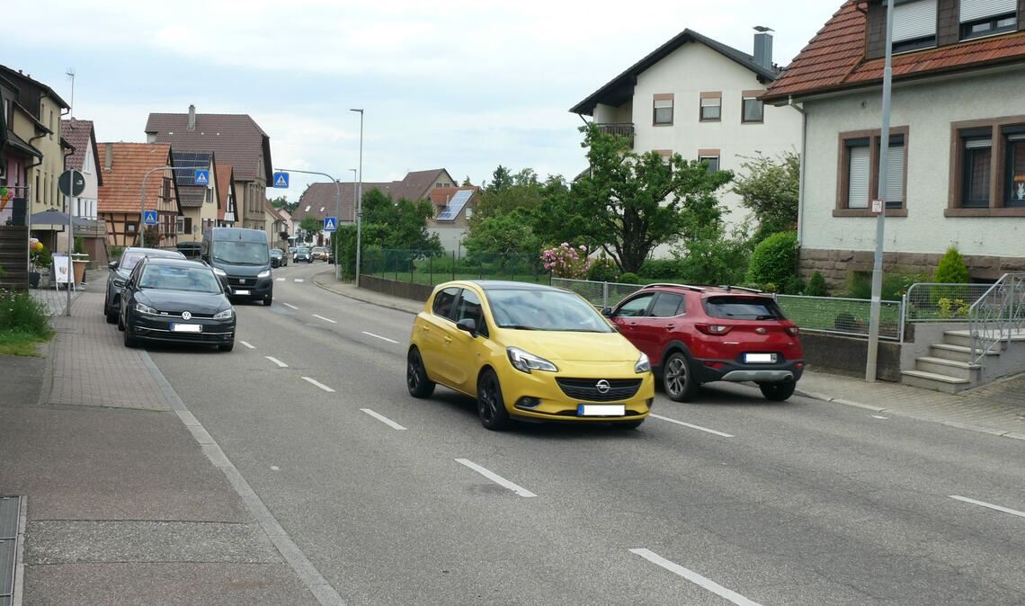 Zwei Jahre lang soll die Sanierung der B294 in Bauschlott dauern. Fotos: Dietrich