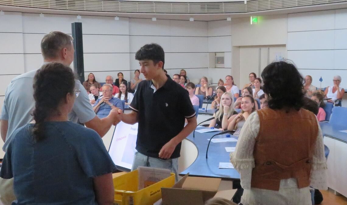 Zwei Landespreise und einen Bundespreis hatte Ihsan Erginer von der „Schule am Stromberg Illingen-Maulbronn“ für seine Arbeiten eingeheimst. Foto: Enzkreis/Hörstmann