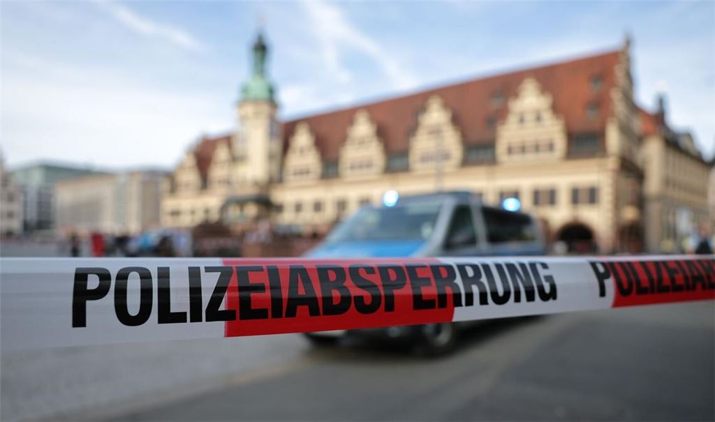 Zwei Menschen sind nach Angaben eines Sprechers der Stadt Leipzig gestorben.