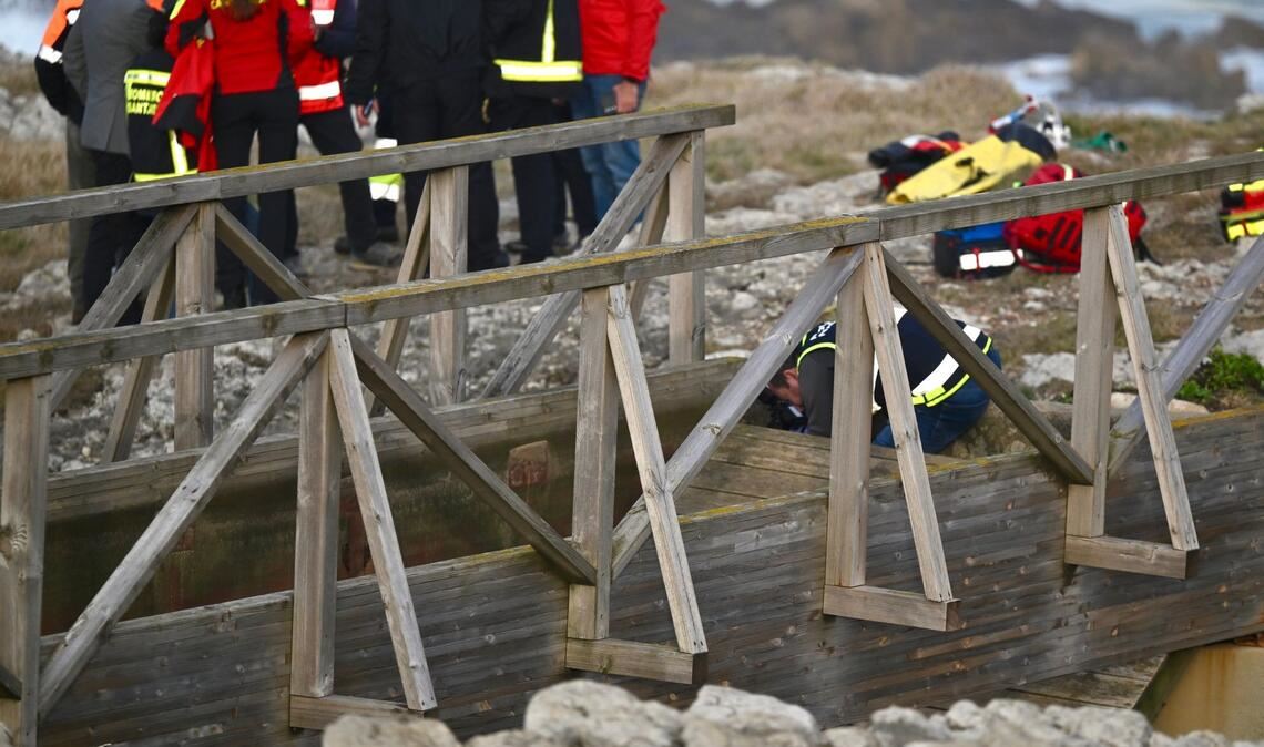 Zwei Tage nach dem Einsturz eines Holzstegs an der Küste der spanischen Region Kantabrien ist die letzte Vermisste tot gefunden worden. Die Zahl der Todesopfer des Unglücks vom Dienstag steigt damit auf sechs. Nur eine Frau überlebte.