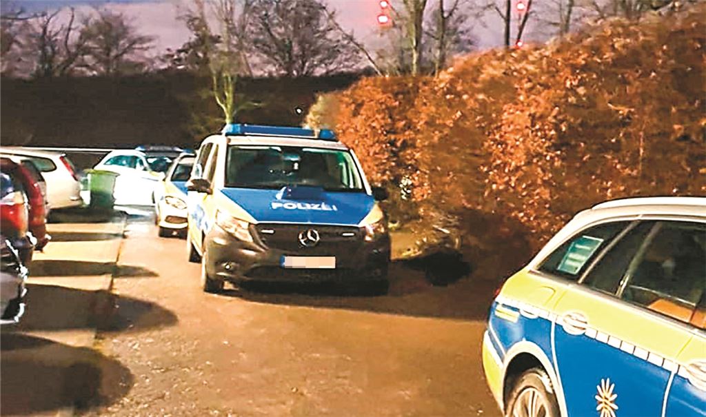 Zwei Vorfälle in Restaurants beschäftigen die Behörden: Hier der Polizeieinsatz in Mühlacker... 