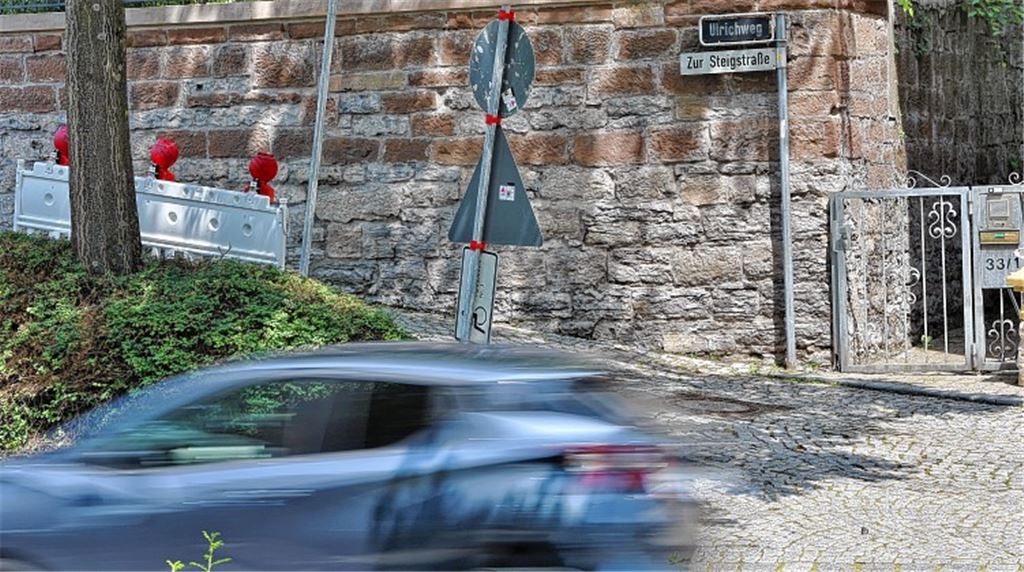 B10-Baustelle wirft Fragen auf