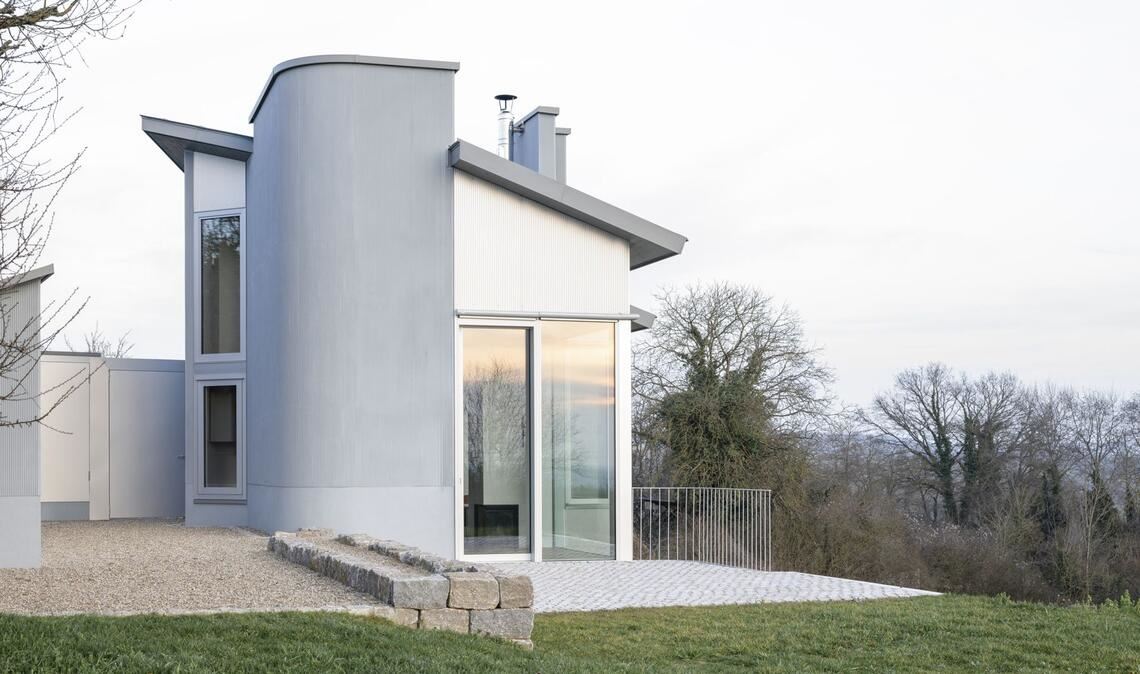 Zwei von elf Anerkennung gingen nach Baden-Württemberg: Schneider Hoffmann Architekten aus Karlsruhe – Lisa Schneider, Peter Hoffmann für das Projekt „50 für 4 – Ferienhaus“, Kraichgau.