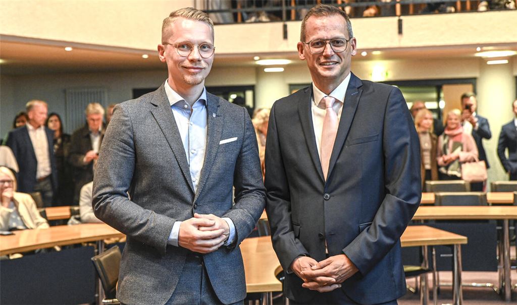 Zwischen Paul Renner (li.) und Stephan Retter entscheidet sich, wer ab Januar Mühlacker Oberbürgermeister wird. Zuvor bietet das Mühlacker Tagblatt nochmals eine Podiumsdiskussion an. Foto: Archiv