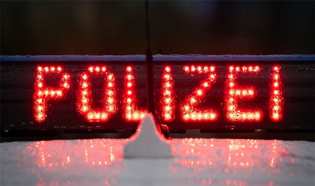 Zwischen Ruchsen und Widdern soll der ältere Mann den jungen Fahrer unter anderem mehrfach ausgebremst und mit Gesten bedroht haben.